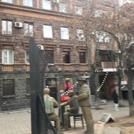 Yerevan, Abovyan 34 My Street Ngoại thất bức ảnh