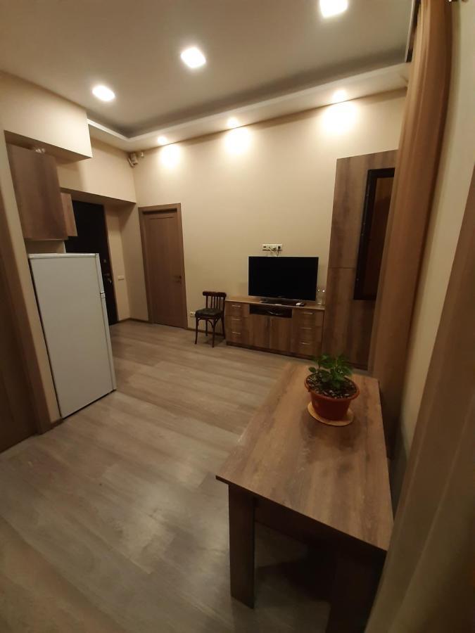 Yerevan, Abovyan 34 My Street Ngoại thất bức ảnh